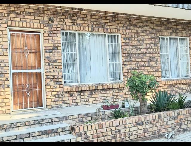 2 BEDROOM CLUSTER TO LET IN NELSPRUIT CENTRAL